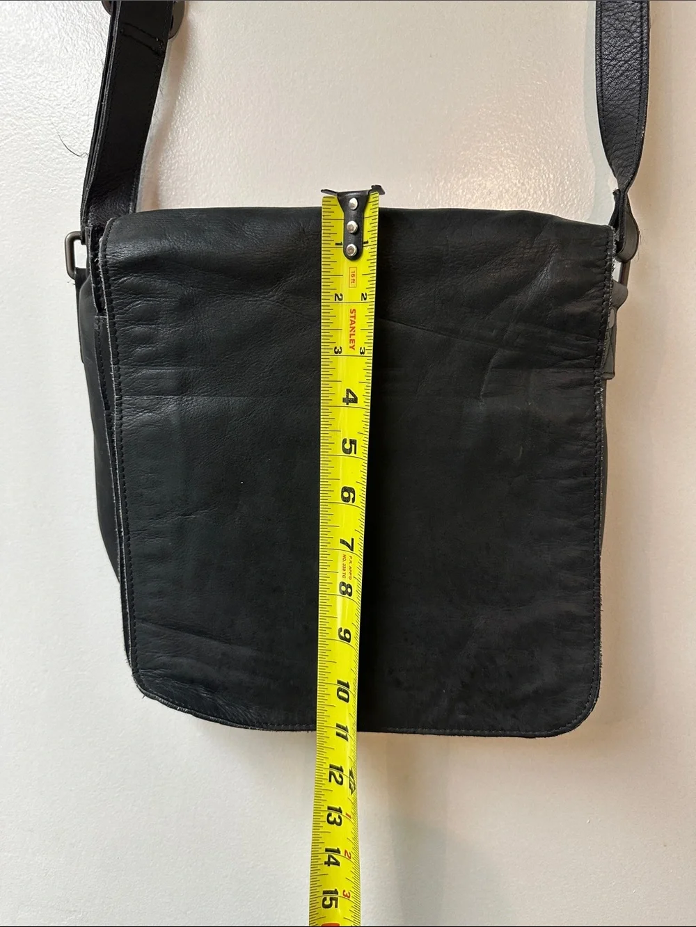 Kenneth Cole Men Women Black Leather Crossbody Bag